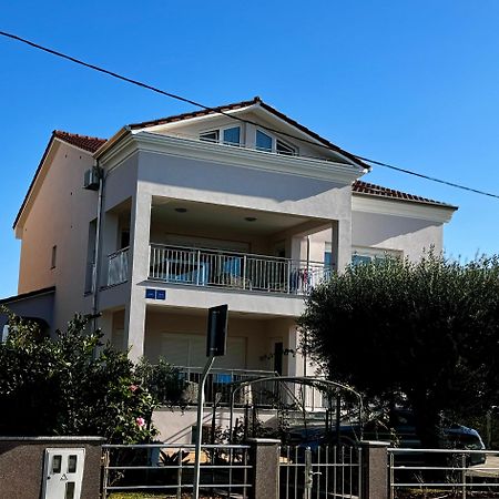 Apartments Villa Lili Umag Exteriör bild