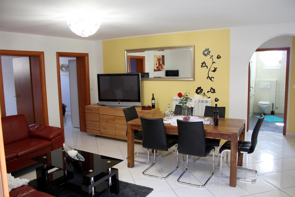 Apartments Villa Lili Umag Rum bild