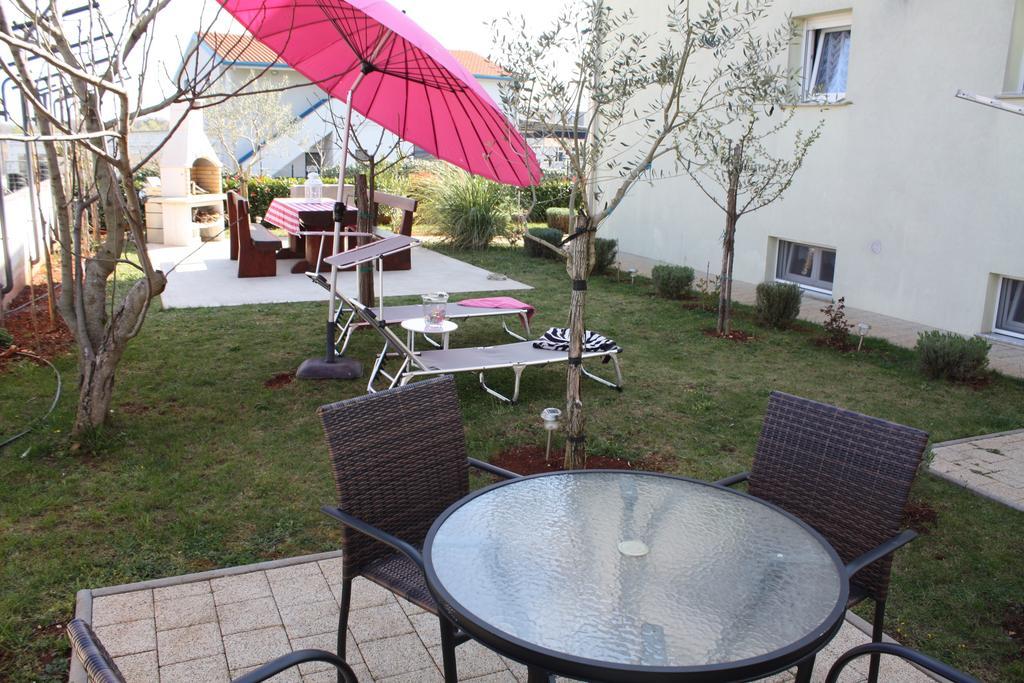 Apartments Villa Lili Umag Exteriör bild