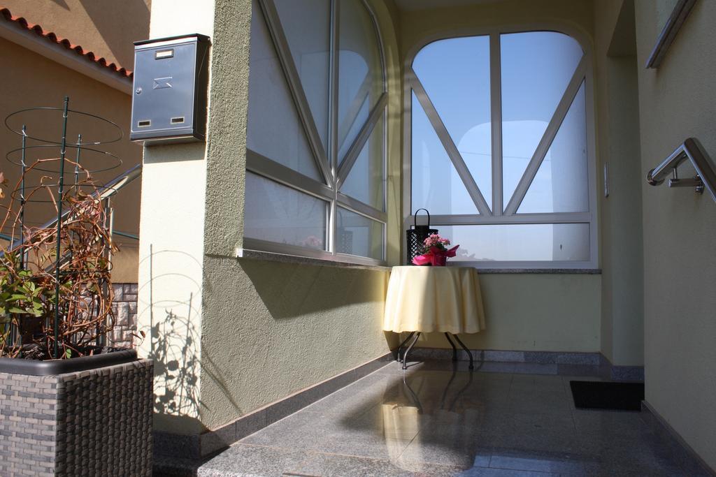 Apartments Villa Lili Umag Exteriör bild