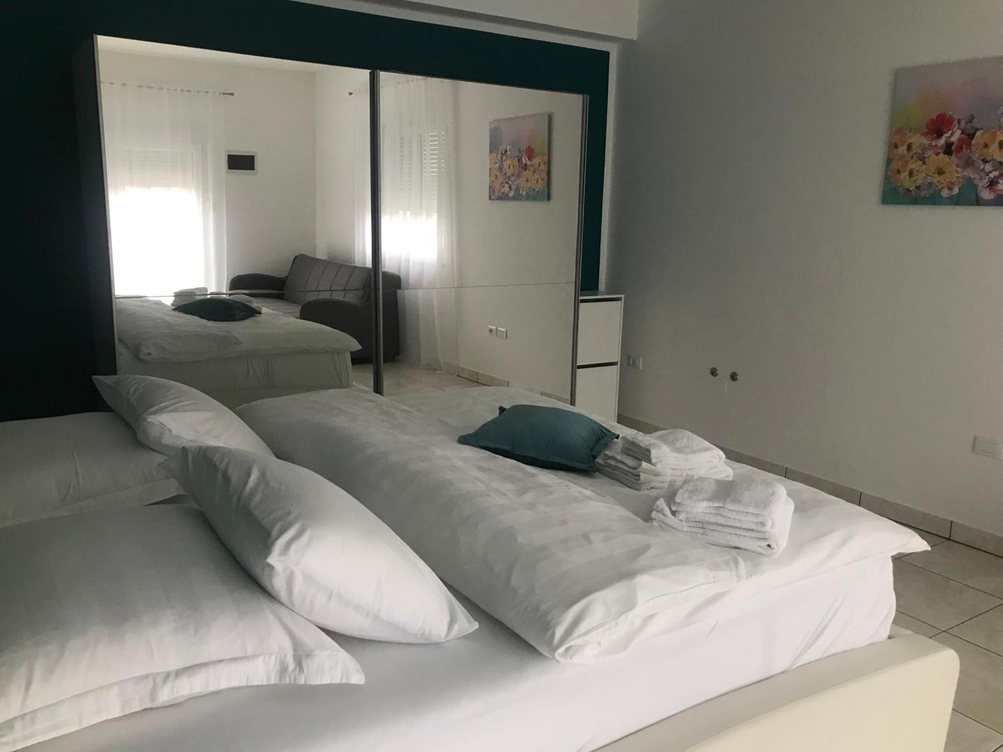 Apartments Villa Lili Umag Exteriör bild