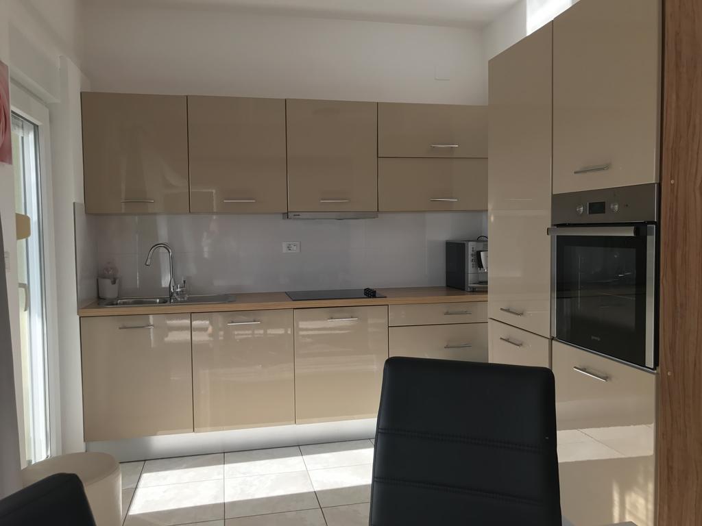 Apartments Villa Lili Umag Exteriör bild