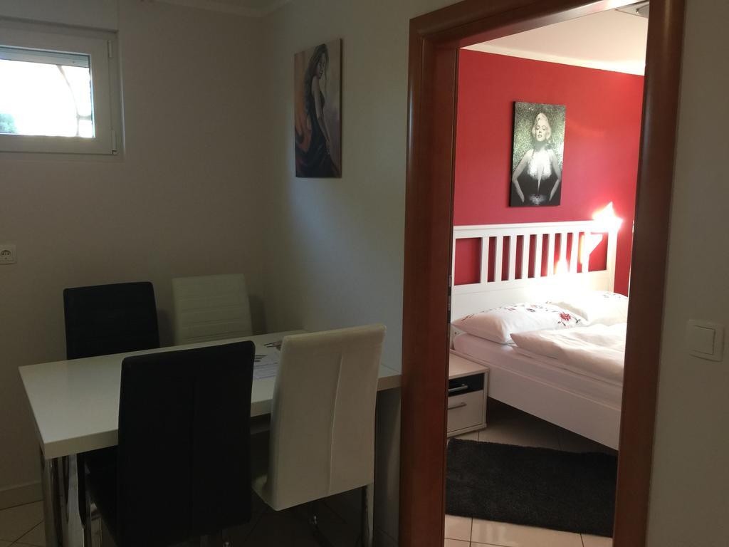 Apartments Villa Lili Umag Exteriör bild